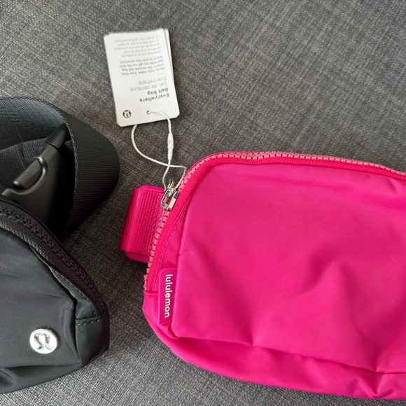 BUNDLE - Lululemon Everywhere Belt Bags (2 Bags) - Picture 4 of 6